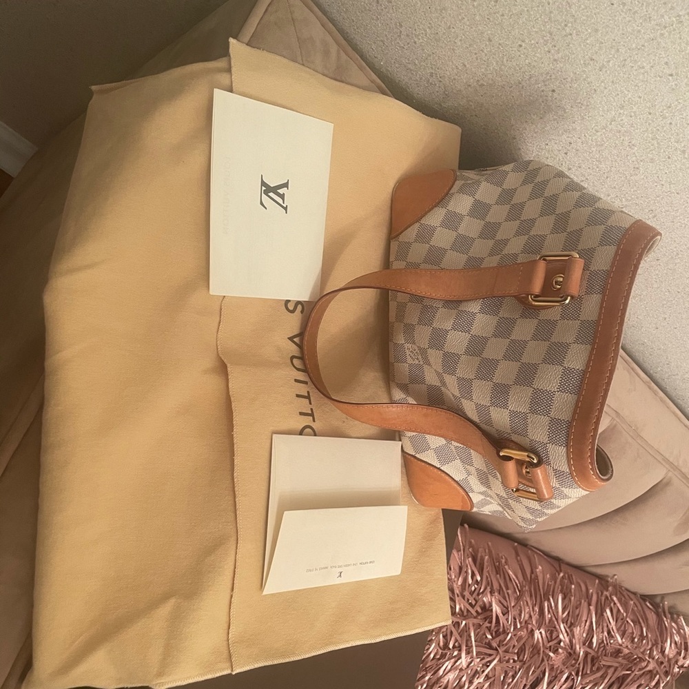 Louis Vuitton hand bag - Picture 9 of 10